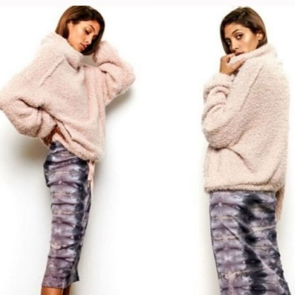 Young Fabulous & Broke Lorena Blush Pink Fuzzy Sweater S/M - Picture 3 of 16